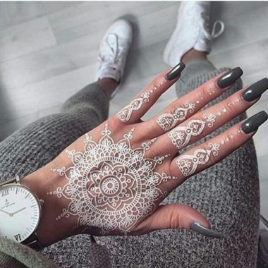 HENNABYENNA- šminka i tatoo za venčanja