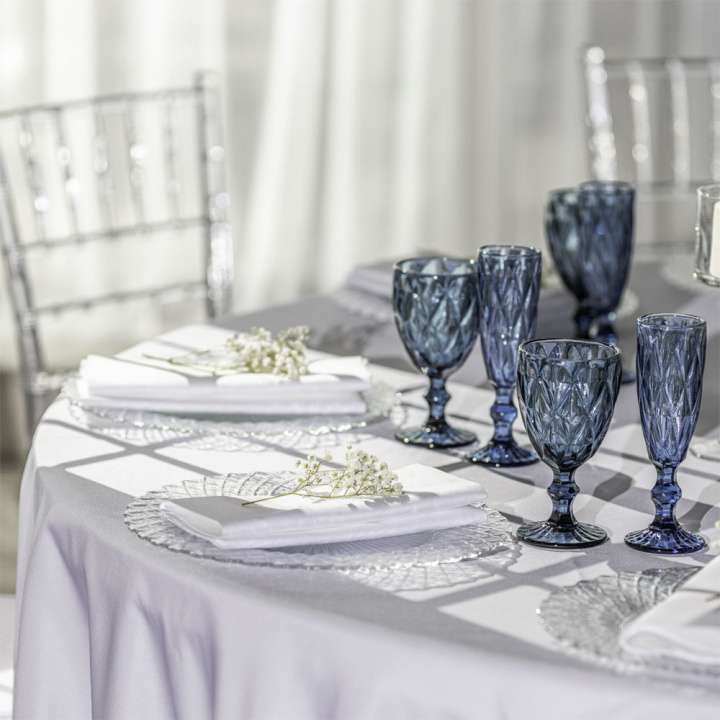 Sto i čaše Sto i čaše